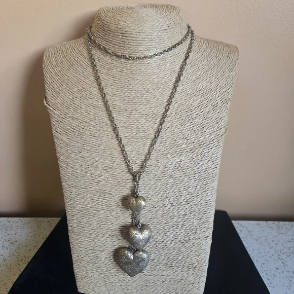 Elegant Triple Heart Floral Print Pendant Necklace Bronze Color - Picture 2 of 5